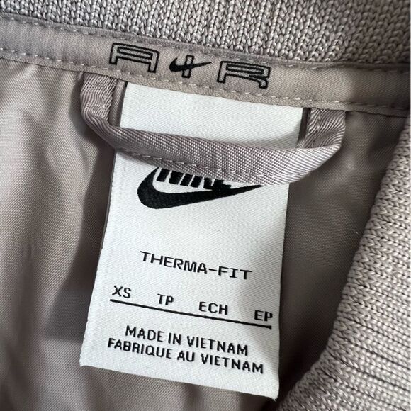 Nike Women's Air Therma-Fit "Sport Spice" Bomber Jacket - Picture 8 of 16